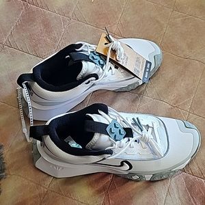 Women's nike shoes size 6